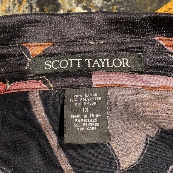 e Scott Taylor floral 3/4 sleeve button front plus size blouse 👚 1X. EUC - Picture 3 of 3